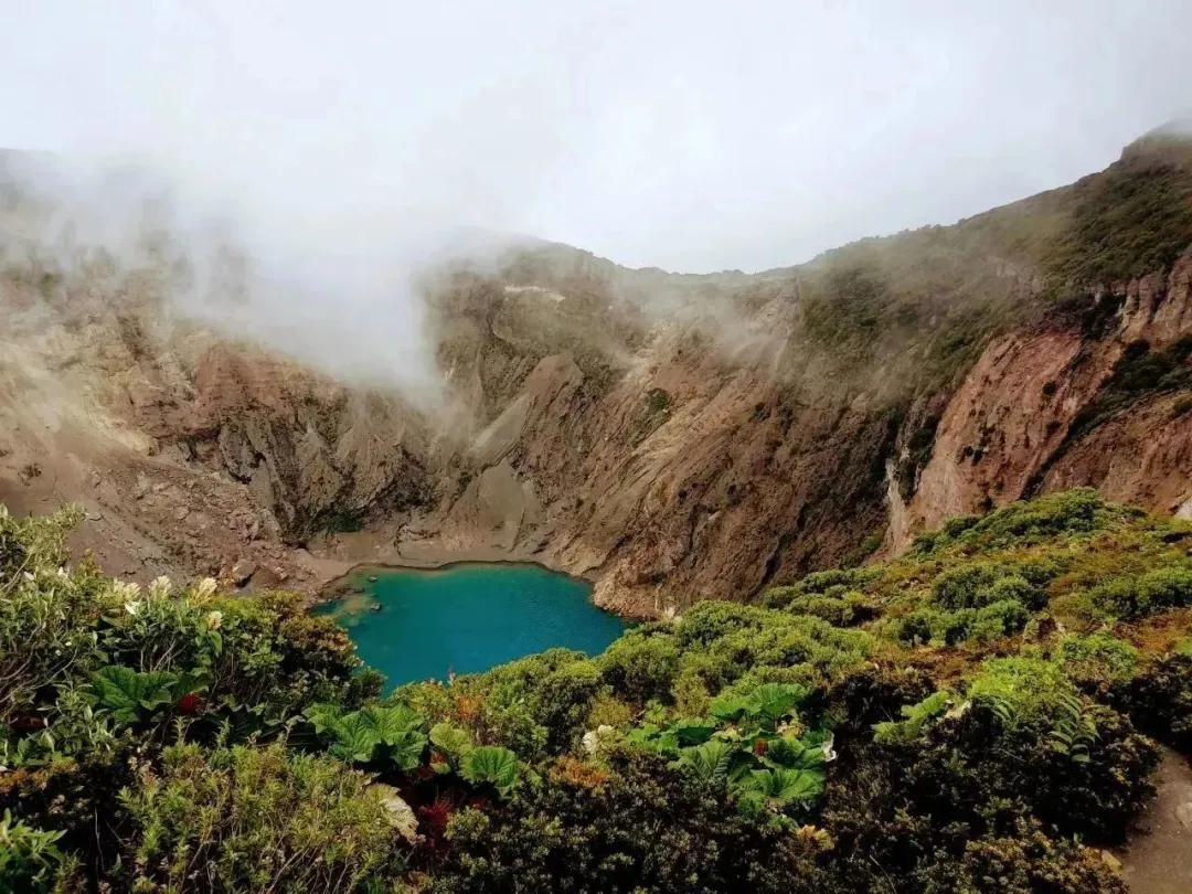Irazu Volcano National Park.jpg